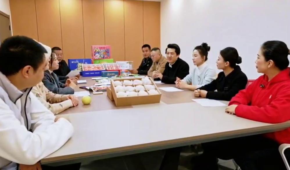 AI พลิกชีวิต ส่องวิถีเกษตรกรสายโค้ดเมืองชิงหยาง ใช้เทคโนโลยีส่งออกสินค้าเกษตรทั่วแดนมังกร